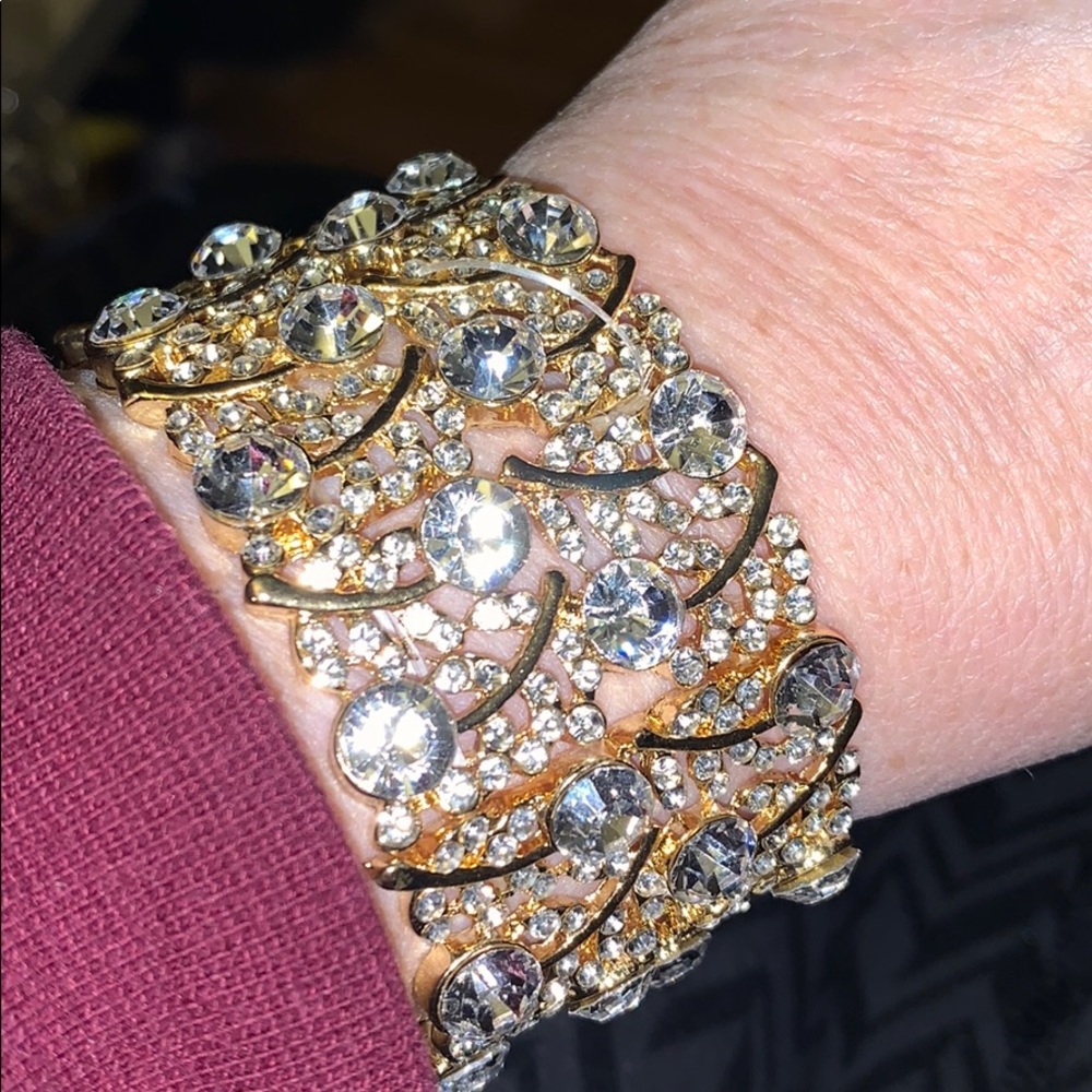 New Glitz 1.5” bracelet.  Stretch sm/med wrist